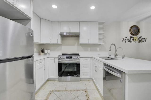 5391 Black Avenue, Pleasanton CA: https://media.crmls.org/mediaz/c7d24295-5404-4ab4-ba05-208b7c966a49.jpg