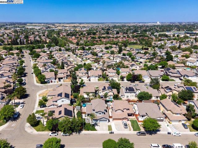 2315 Sabrina Way, Tracy CA: https://media.crmls.org/mediaz/c7d25ea2-8cfe-4349-832e-35f04526f7e8.jpg