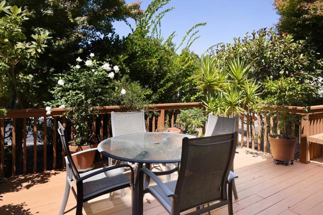 9662 Willow Court, Carmel CA: https://media.crmls.org/mediaz/c7d2fa76-7f00-4799-ba48-f281de55c345.jpg