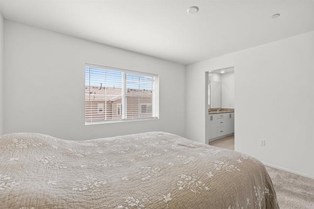 355 CITRINE TRAIL, Fallbrook CA: https://media.crmls.org/mediaz/c7d35844-75ab-467f-ab82-384baf159468.jpg