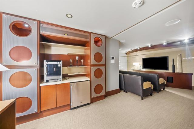 Detail Gallery Image 27 of 39 For 1325 Pacific Hwy, San Diego,  CA 92101 - 2 Beds | 2 Baths