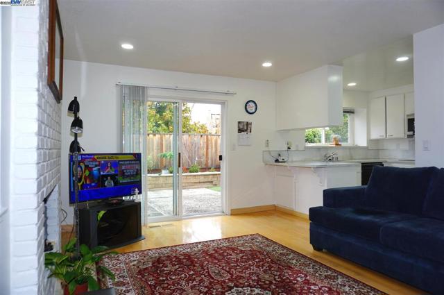 Image 11 of 43 For 236 Ottawa Way