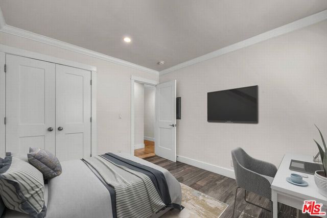 4818 Hollow Corner Road, Culver City CA: https://media.crmls.org/mediaz/c7d58fa7-633a-4451-8727-7c7c1d9ab5bf.jpg