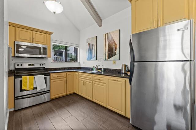 938 Clark Avenue, Mountain View CA: https://media.crmls.org/mediaz/c7d7eff5-4621-4681-b5cc-7dced99696f6.jpg