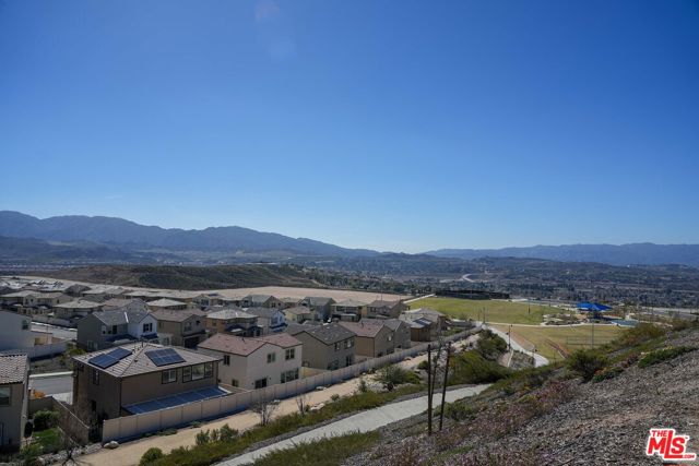 18215 Astro Court, Santa Clarita CA: https://media.crmls.org/mediaz/c7d80977-8ff5-4beb-9e07-8b20e71e98b3.jpg