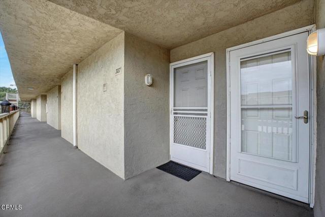 Detail Gallery Image 2 of 54 For 385 E Surfside Dr, Port Hueneme,  CA 93041 - 2 Beds | 2 Baths