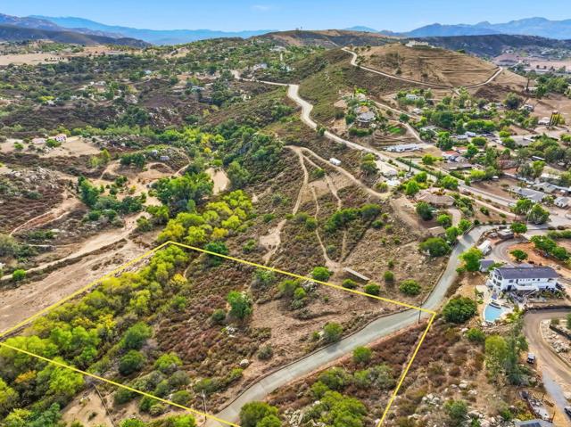 Detail Gallery Image 3 of 49 For #3 Hatfield Ln, Ramona,  CA 92065 - – Beds | – Baths