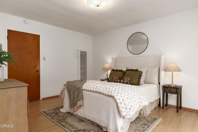209 Dorothy Avenue, Ventura CA: https://media.crmls.org/mediaz/c7d8efcb-6d4d-48fe-b17a-bbd2eac48518.jpg
