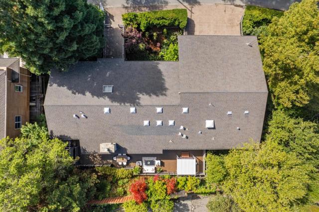 3003 Canyon Road, Burlingame CA: https://media.crmls.org/mediaz/c7d9d758-8307-4629-819b-5a5ef969c5d6.jpg