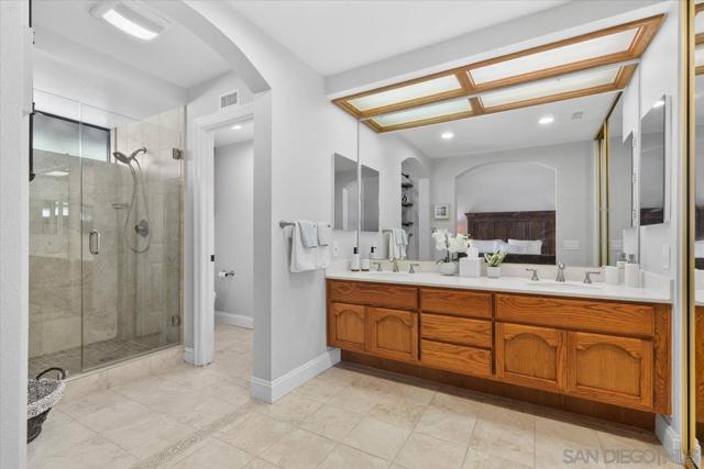 16263 Via Embeleso, San Diego CA: https://media.crmls.org/mediaz/c7da5deb-2ad7-4241-8f74-5fbb140562e6.jpg