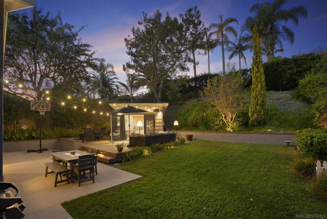 1655 Splitrail Dr., Encinitas CA: https://media.crmls.org/mediaz/c7dae46c-b399-4cf3-85a7-f63d31224129.jpg