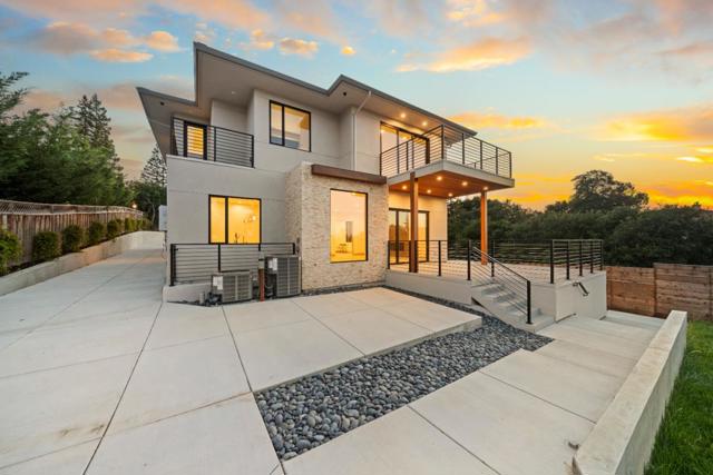 1127 Hillslope Place, Los Altos CA: https://media.crmls.org/mediaz/c7daec07-72c4-4cda-abe5-e26072ad38a9.jpg