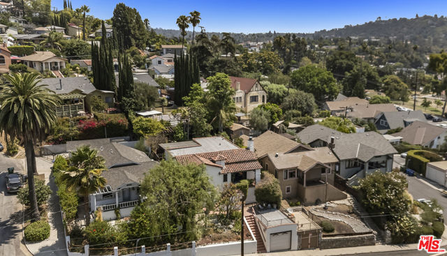 6105 Mount Angelus Drive, Los Angeles CA: https://media.crmls.org/mediaz/c7db1302-3ef1-4e58-b3de-75beff59184b.jpg