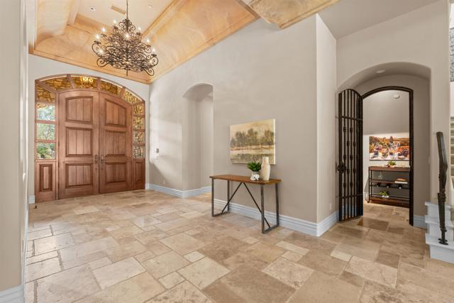 Image 4 of 67 For 2428 Catalina Avenue