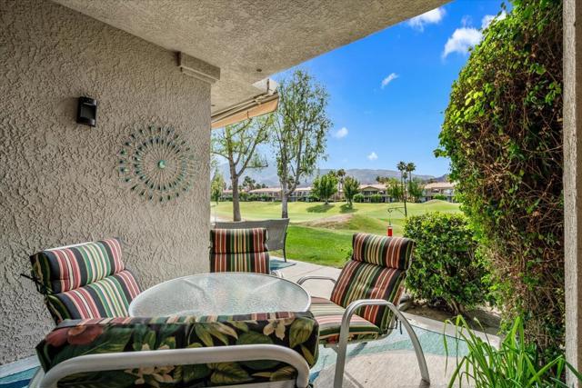 55331 Winged Foot, La Quinta CA: https://media.crmls.org/mediaz/c7dbf880-5019-4827-97ef-c231e723a4fa.jpg