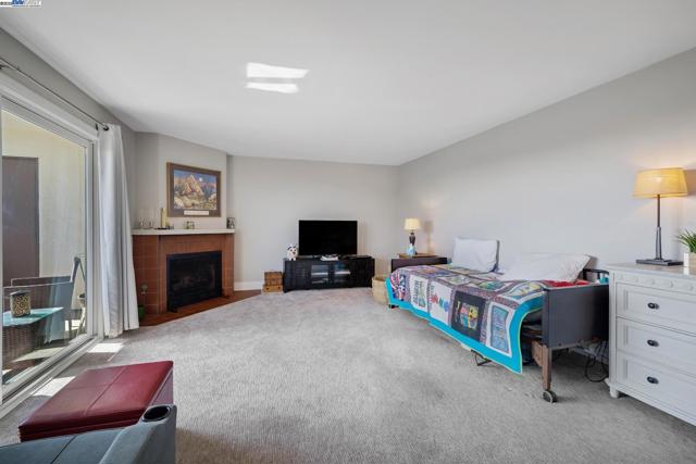 21083 Gary Dr, Hayward CA: https://media.crmls.org/mediaz/c7dc73ba-60fe-4a61-a326-8ef5e8c32293.jpg