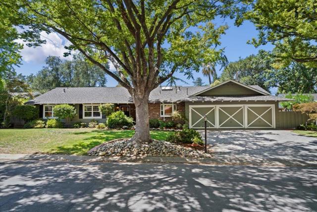 688 Kingswood Way, Los Altos CA: https://media.crmls.org/mediaz/c7dcde38-5534-4949-a602-7b89a8307abe.jpg