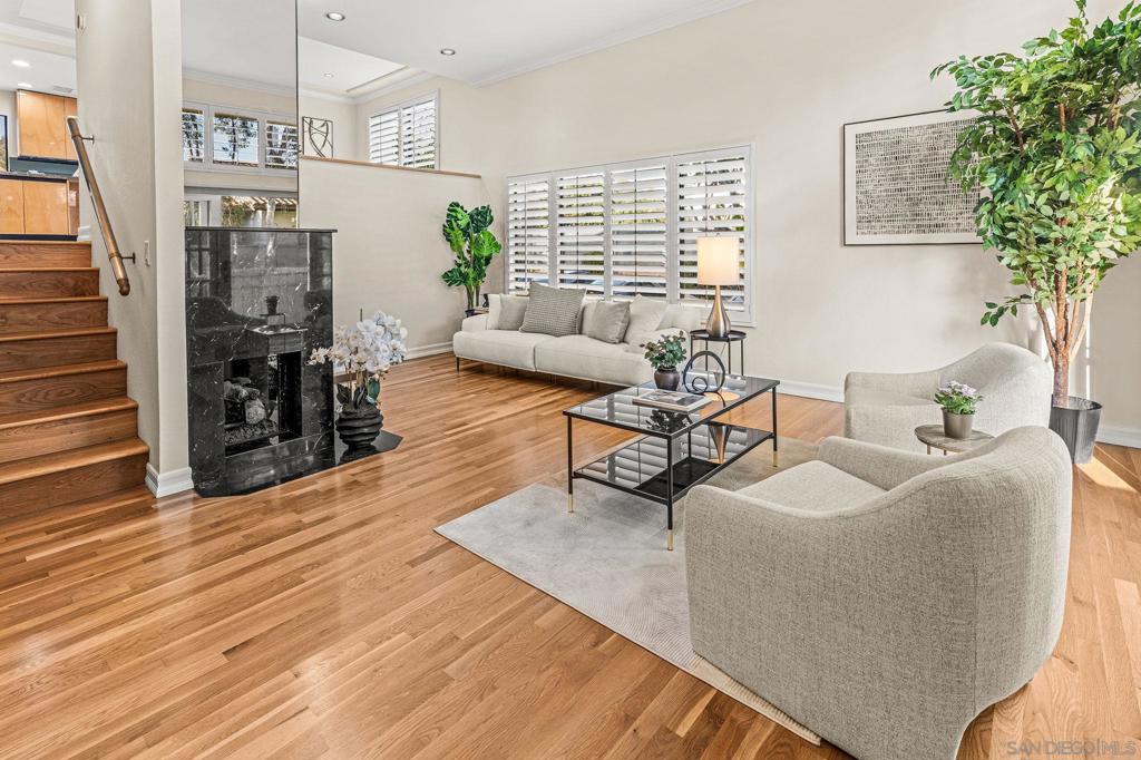 3946 La Jolla Village Dr