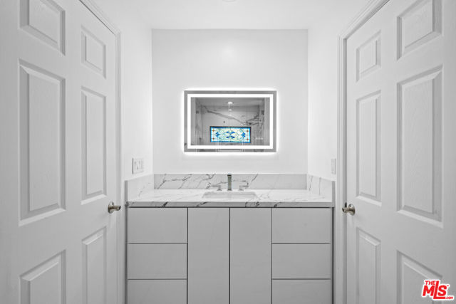 17449 Sumiya Drive, Encino CA: https://media.crmls.org/mediaz/c7dda1e0-0eaa-4cf5-86da-7526afe443b7.jpg