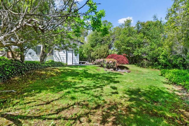 2344 Deodara Drive, Los Altos CA: https://media.crmls.org/mediaz/c7ddfc95-6be8-4b93-8fee-3e45aec53d31.jpg