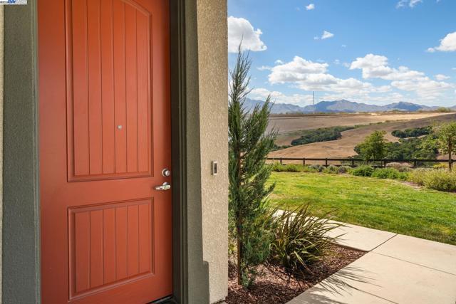 61109 Via Vicenza, San Ramon CA: https://media.crmls.org/mediaz/c7de4b7d-17d5-4c82-bdf2-909148fc2472.jpg