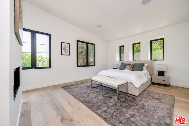 370 N San Vicente Boulevard, West Hollywood CA: https://media.crmls.org/mediaz/c7de9d6f-2a11-48e5-bcda-264a9e1ba19b.jpg