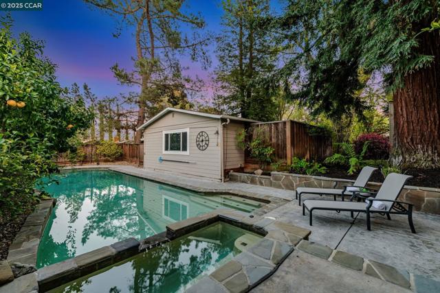 1834 Ivanhoe Ave, Lafayette CA: https://media.crmls.org/mediaz/c7dee9ea-6962-481f-86c0-9f669d790a05.jpg