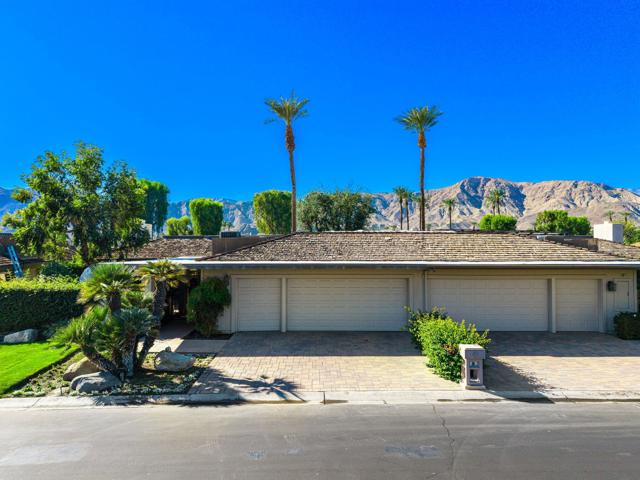 13 Duke Drive, Rancho Mirage CA: https://media.crmls.org/mediaz/c7dffb03-9e5f-42c3-90d3-e1f0cab86bd8.jpg