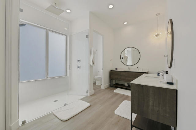 51 MASTER BATH  mls