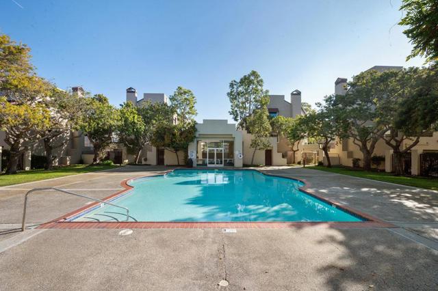 104 E Court Lane, Foster City CA: https://media.crmls.org/mediaz/c7e01501-202c-4c93-a3ab-9d0d626a7400.jpg