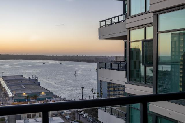 1199 Pacific Highway, San Diego CA: https://media.crmls.org/mediaz/c7e01bb1-76a1-4a6b-b76c-dd33018906f2.jpg