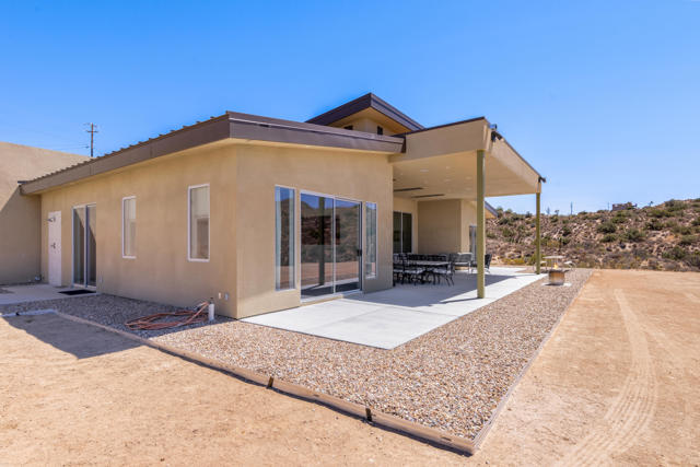 7852 Pinon Drive, Yucca Valley CA: https://media.crmls.org/mediaz/c7e1104b-2bf8-48f9-aa95-fa5d0f934397.jpg