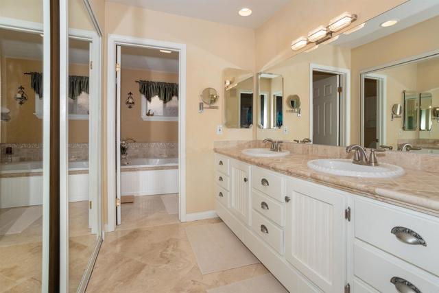 1564 Via Brisa Del Lago, San Marcos CA: https://media.crmls.org/mediaz/c7e23786-64bc-4206-87a0-cd39742a39d9.jpg