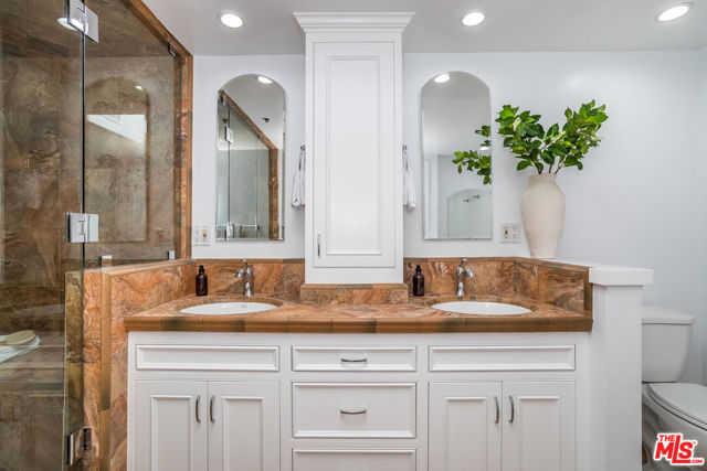 410 S Barrington Avenue, Los Angeles CA: https://media.crmls.org/mediaz/c7e2cbaf-3209-4bde-abbc-fd6bf1d97c65.jpg