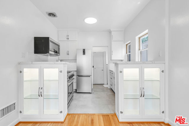 1557 S Genesee Avenue, Los Angeles CA: https://media.crmls.org/mediaz/c7e2d93b-3f55-4a2a-b6e0-42f2dcb32ccd.jpg