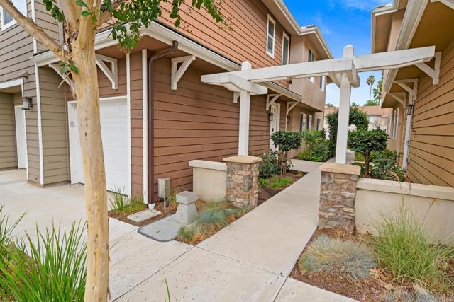 1344 Shoshone Falls Drive, Ramona CA: https://media.crmls.org/mediaz/c7e30168-5f20-41bb-9990-97dd23214e1f.jpg