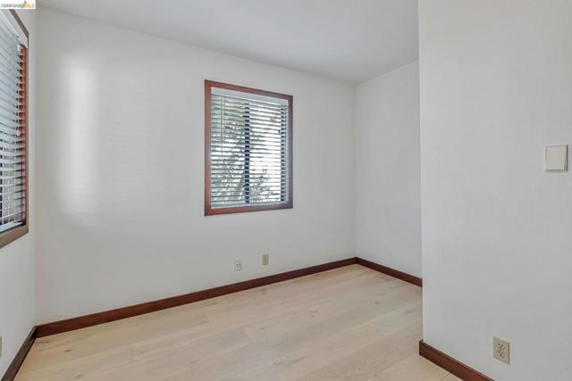 1518 MADERA CT, El Cerrito CA: https://media.crmls.org/mediaz/c7e33842-cc1b-4c95-8aea-abc29f104eee.jpg