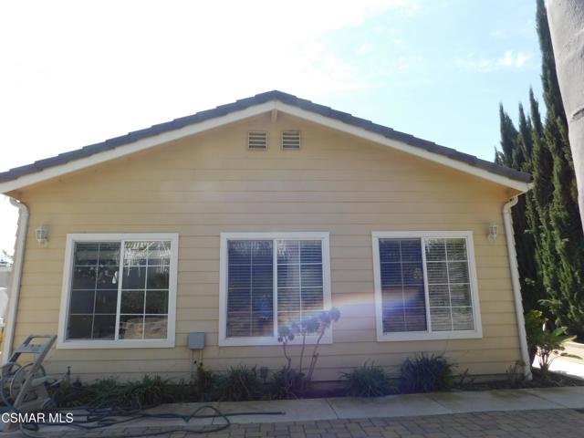 559 Stoney Peak Court, Simi Valley CA: https://media.crmls.org/mediaz/c7e33cbc-ff1f-404c-866c-a054347bd323.jpg