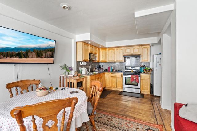 745 Brazil Avenue, San Francisco CA: https://media.crmls.org/mediaz/c7e345cd-cef2-48ee-956d-09517f460844.jpg