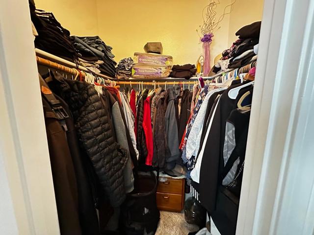 831 El Pinal Lane, Los Banos CA: https://media.crmls.org/mediaz/c7e36bc0-2d7d-45c6-a646-2364bfb02ae2.jpg