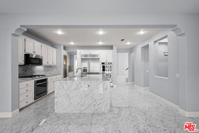 16214 Highgate Drive, Riverside CA: https://media.crmls.org/mediaz/c7e386d4-b020-4471-a9e5-80404a9c45a2.jpg