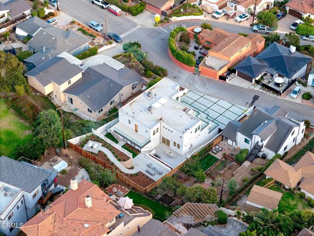 2407 Sunset Drive, Ventura CA: https://media.crmls.org/mediaz/c7e3b015-19f7-4c3c-a68e-3111f7376d4c.jpg