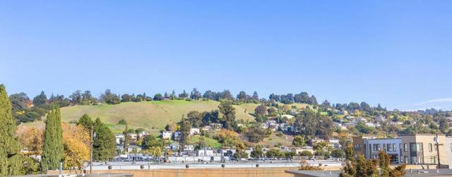 25218 Parklane Drive, Hayward CA: https://media.crmls.org/mediaz/c7e42b8e-6b72-45e8-9bd2-553f6497255b.jpg