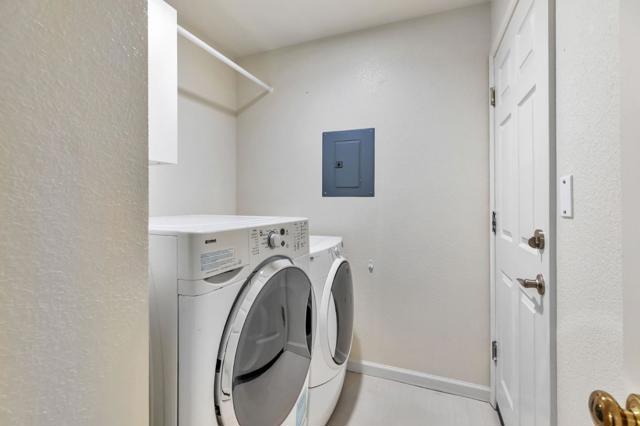 9642 Eagle Hills Way, Gilroy CA: https://media.crmls.org/mediaz/c7e42f4b-454e-47b8-9156-f57464401ad4.jpg