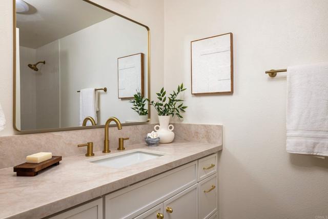 Detail Gallery Image 20 of 39 For 324 Avenida De Las Rosas, Encinitas,  CA 92024 - 4 Beds | 2/1 Baths