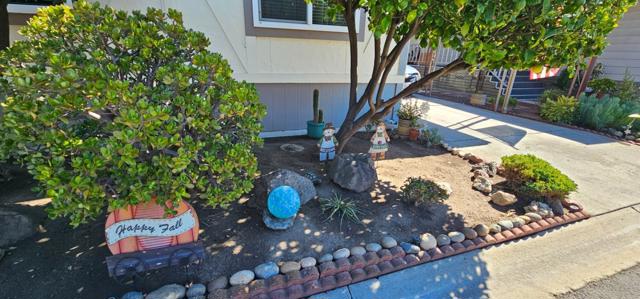 556 Millpond Drive, San Jose CA: https://media.crmls.org/mediaz/c7e4cfc9-7130-4840-a505-a28563f048fc.jpg