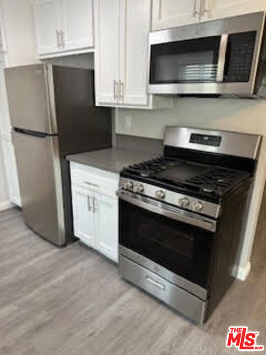 5720 Yolanda Avenue, Tarzana CA: https://media.crmls.org/mediaz/c7e5313e-3e5a-4480-85c0-25a87ccffc91.jpg