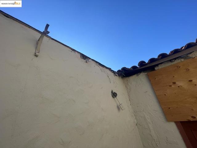 2890 Concord BLVD, Concord CA: https://media.crmls.org/mediaz/c7e5910a-1e9e-4480-9be4-0fe7716b4d62.jpg