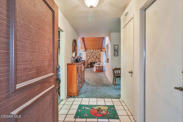 11820 Doral Avenue, Porter Ranch CA: https://media.crmls.org/mediaz/c7e600df-4932-4a03-9c5a-312b898b9035.jpg