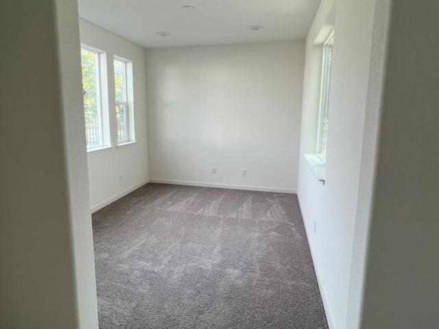 2800 High Tide Avenue, Sacramento CA: https://media.crmls.org/mediaz/c7e64388-e03b-4e50-9b11-0715c5e65277.jpg